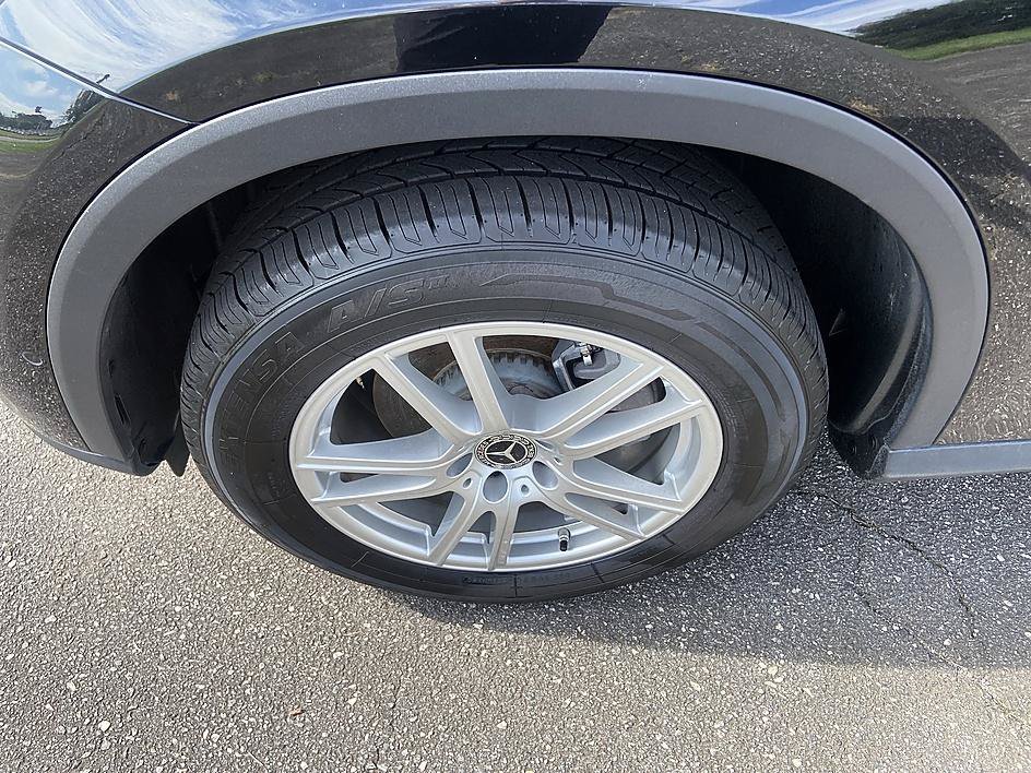 Used 2023 Black Mercedes-Benz GLC 300 image 9