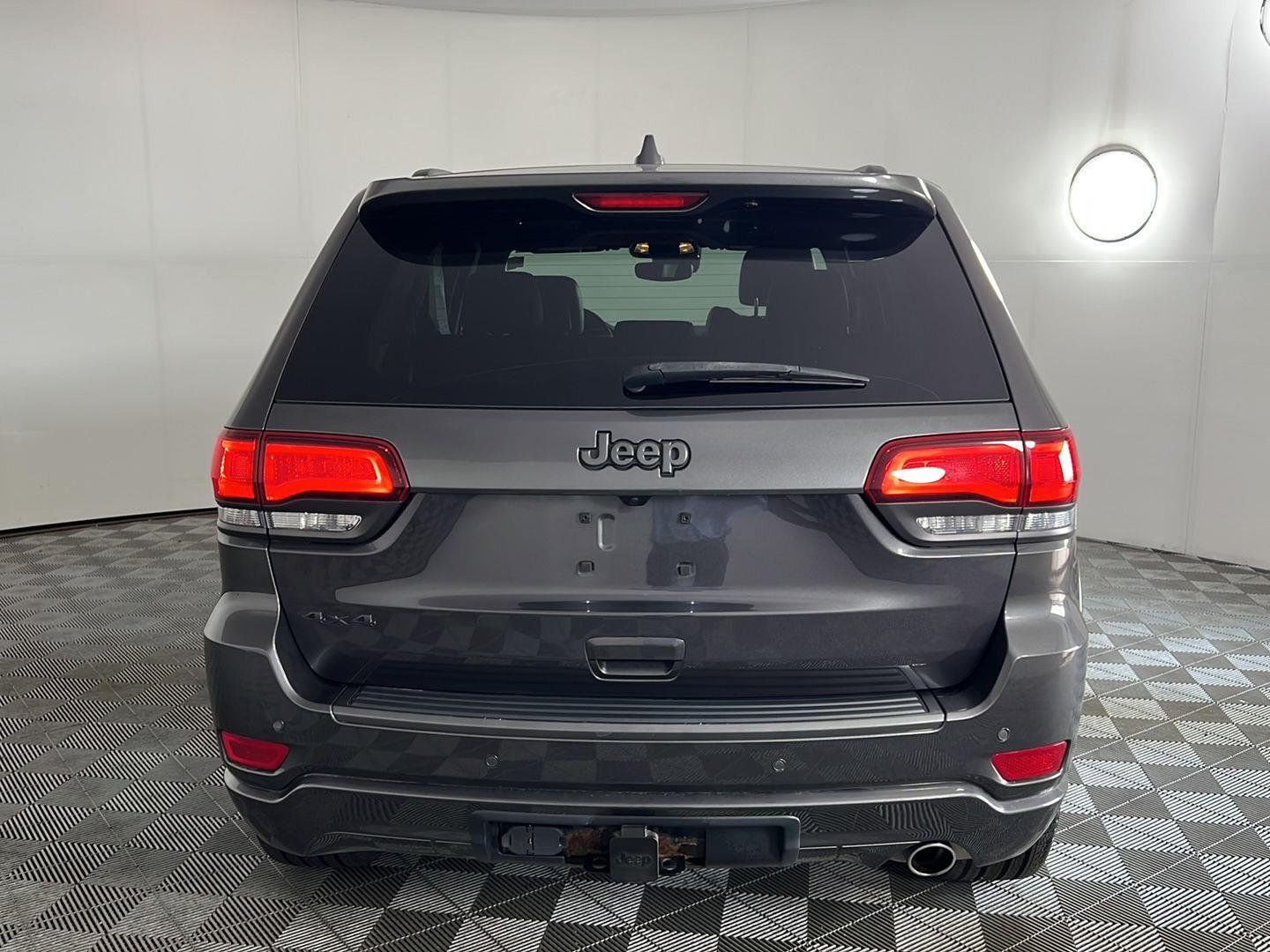 Used 2021 Granite Crystal Metallic Clearcoat Jeep 80th Anniversary image 6