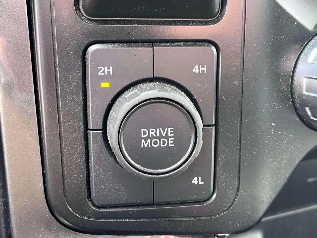 Used 2023 Agate Black Metallic Ford XLT image 21