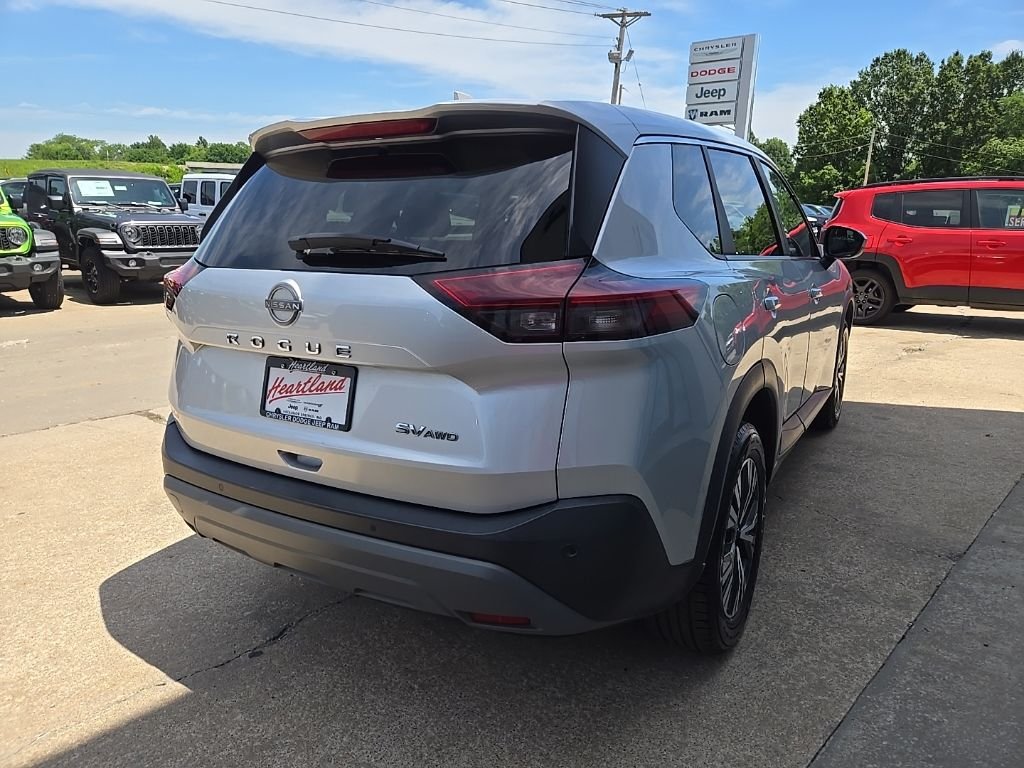 Used 2023 Silver Nissan SV image 11
