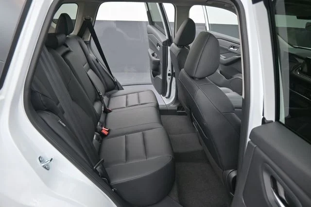 New 2026 Everest White Pearl TriCoat Nissan Dark Armor™ image 15