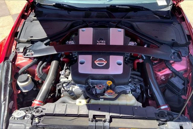 Used 2020 Passion Red Nissan Base image 10
