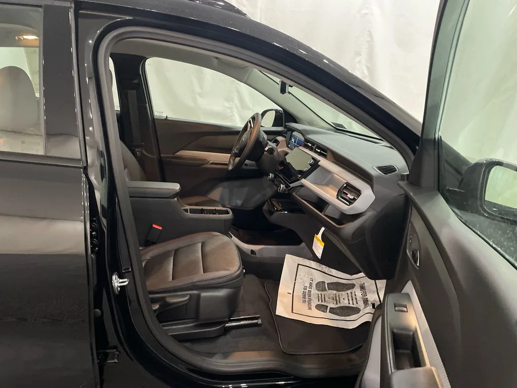 2027 Chevrolet Bolt RS - Photo 23