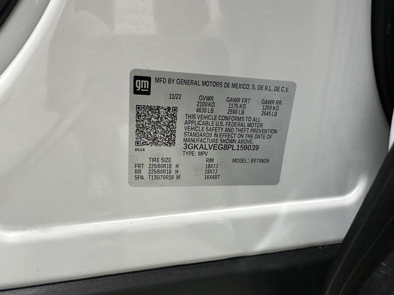 Used 2023 SUMMIT WHITE GMC SLT image 31