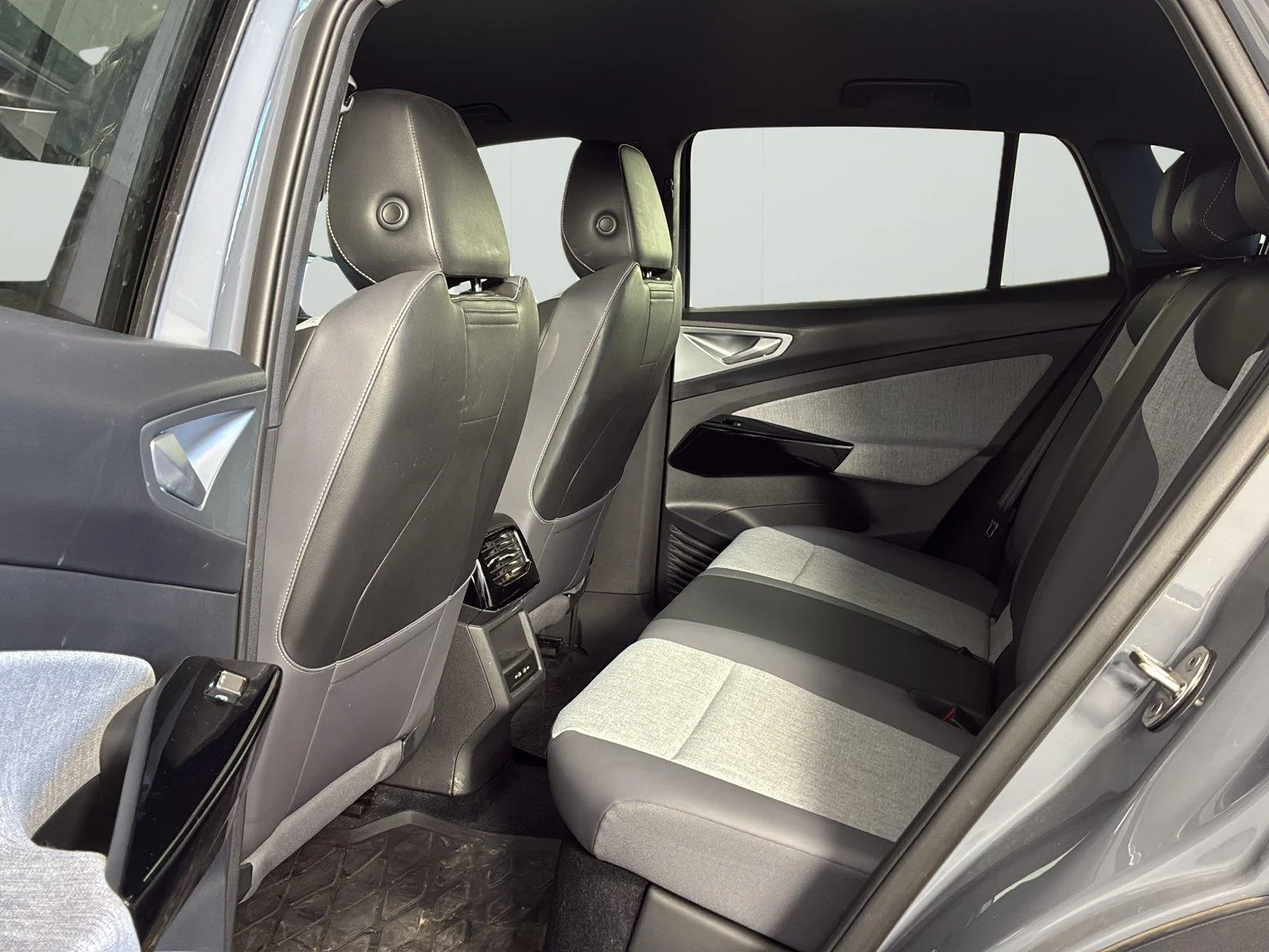 Used 2023 Pure Gray Volkswagen Pro image 14