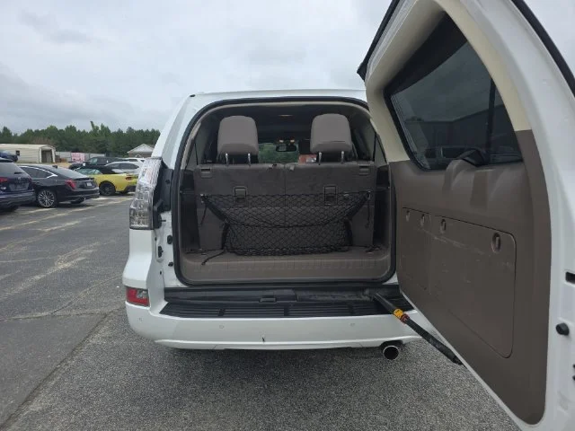 Used 2019 White Lexus 460 image 14