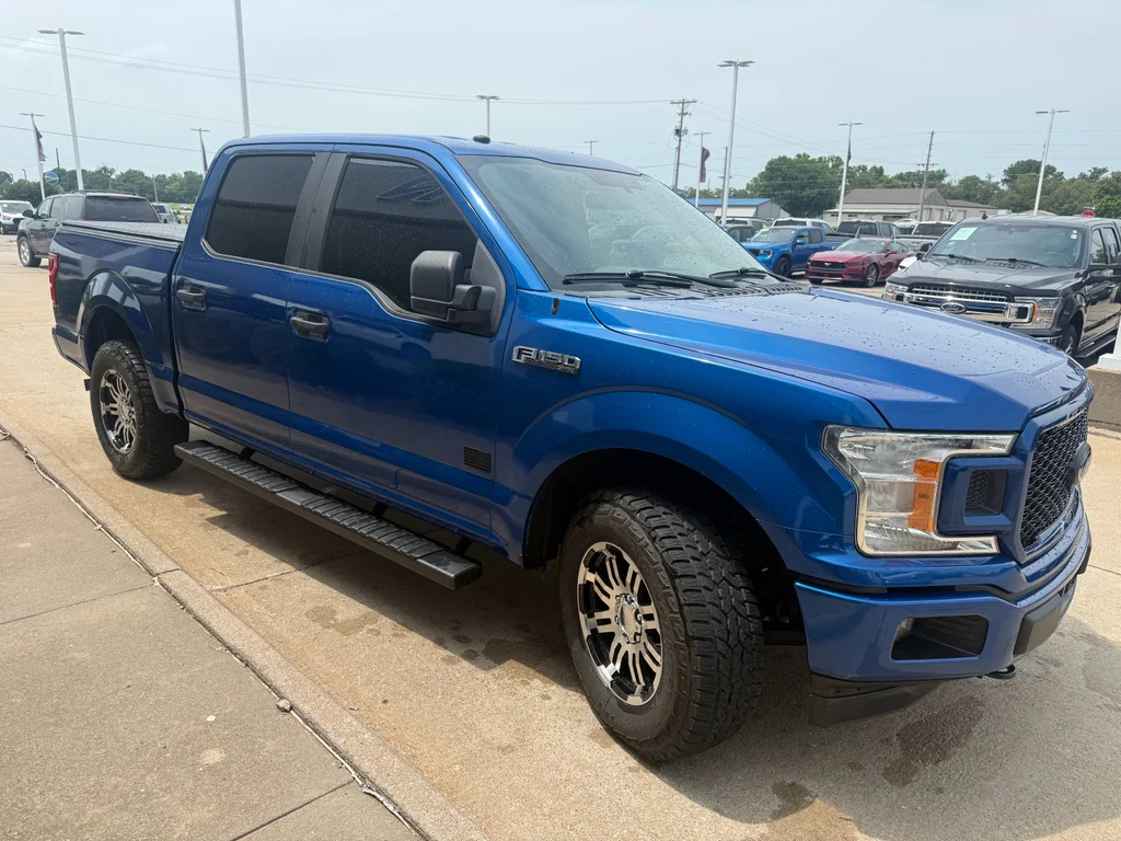 Used 2018 Lightning Blue Ford XL image 7