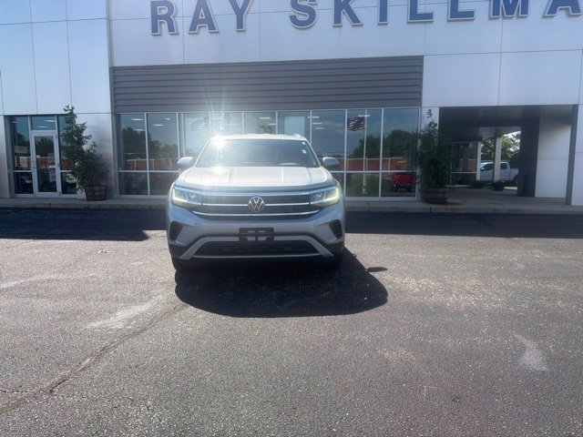 Used 2023 Silver Volkswagen 2.0T SE image 9