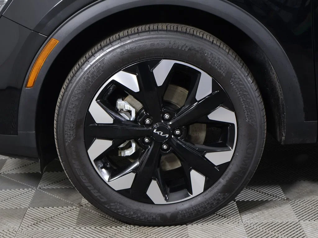 Certified Used 2024 Black Kia X-Line image 24