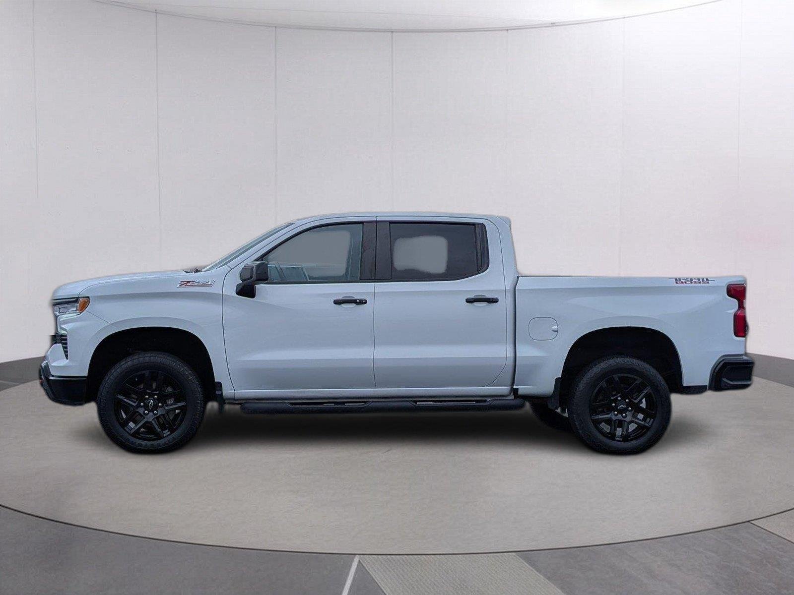 Used 2025 Summit White Chevrolet LT Trail Boss image 2