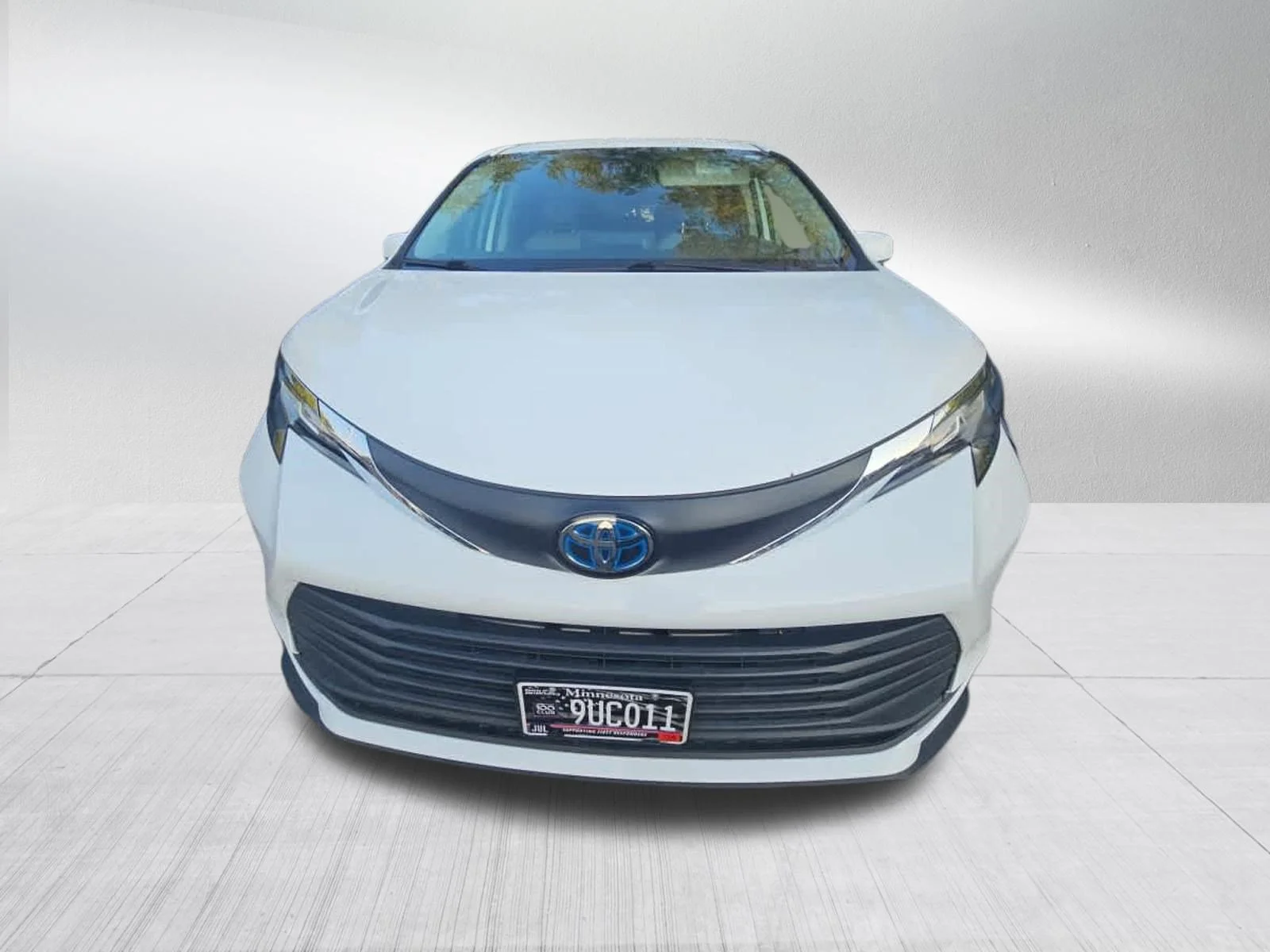 Used 2021 Toyota Sienna LE with VIN 5TDKRKECXMS062490 for sale in Hopkins, Minnesota