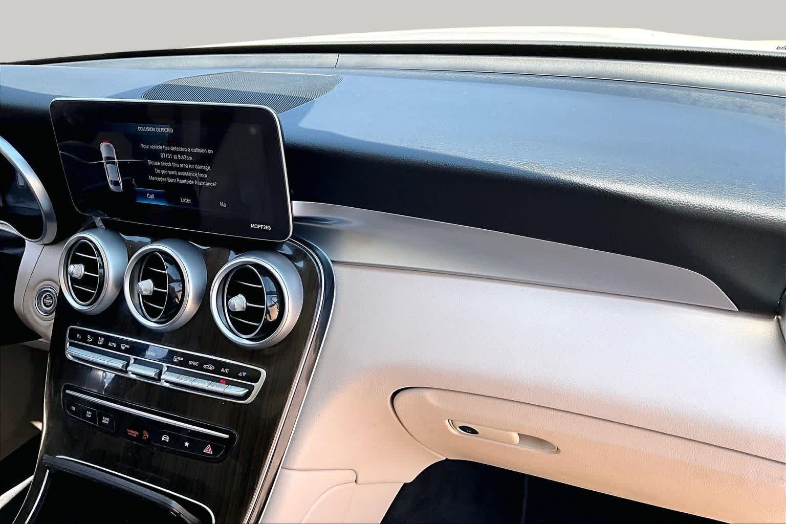 Used 2022 Polar White Mercedes-Benz GLC 300 image 17