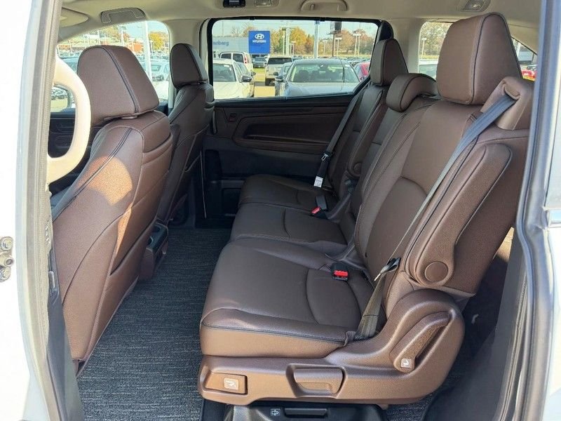 2026 Honda Odyssey Touring - Photo 10