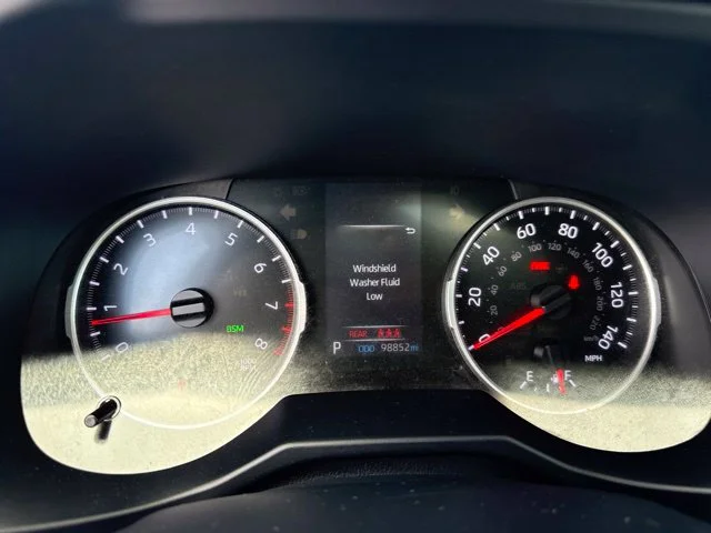 Used 2020 Silver Toyota XLE image 23