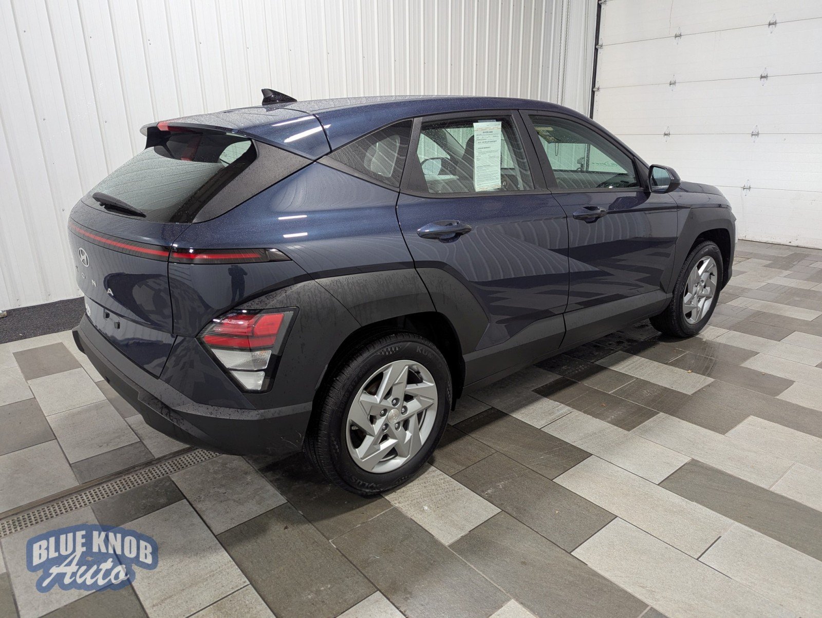2024 Hyundai Kona SE photo 3