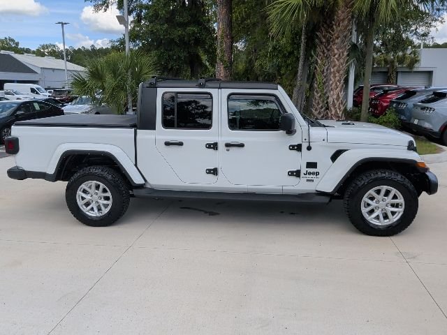 Certified Used 2023 Bright White Clearcoat Jeep Sport S image 4