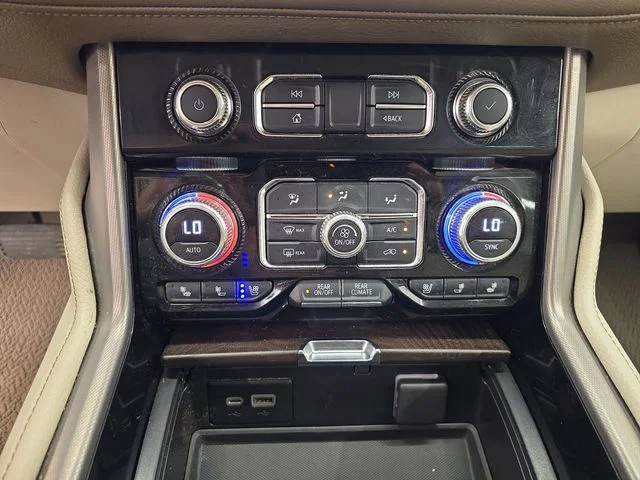 Used 2022 Onyx Black GMC Denali image 31