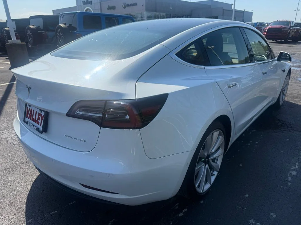 Used 2020 White Tesla Long Range image 3