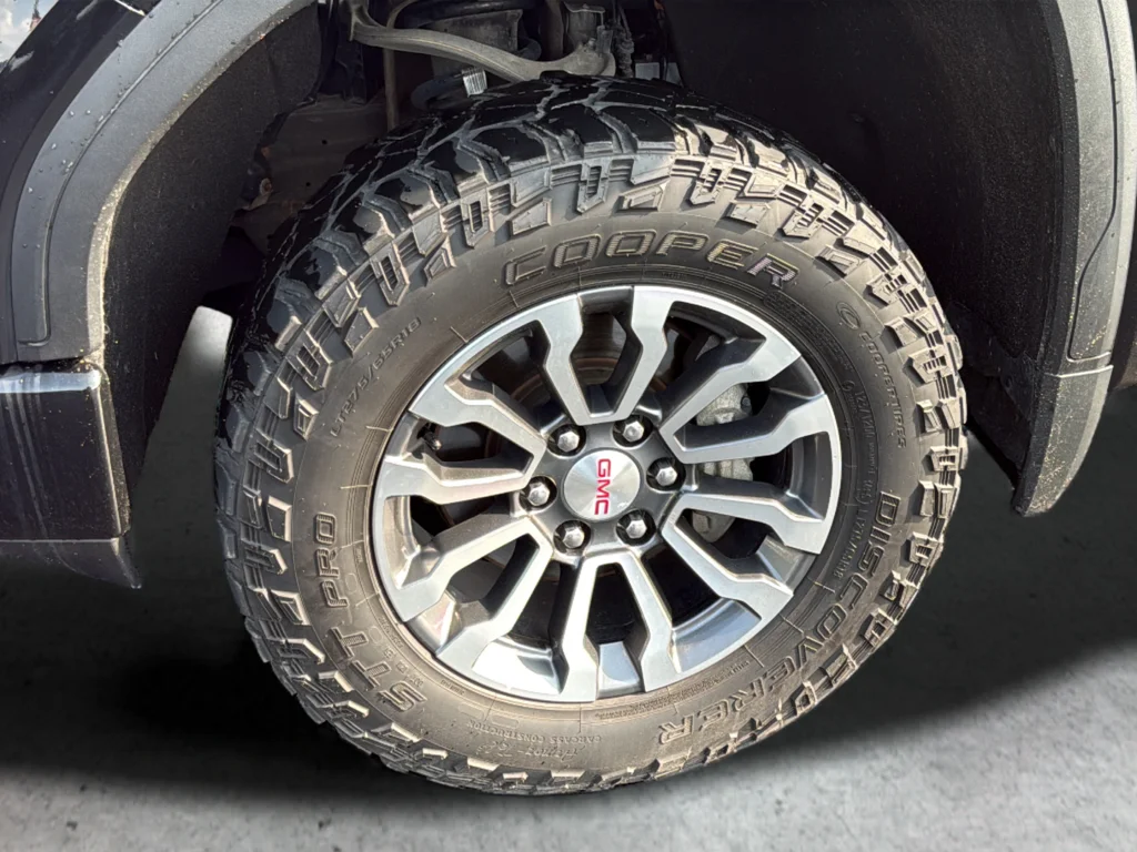 Used 2021 Black GMC AT4 image 33
