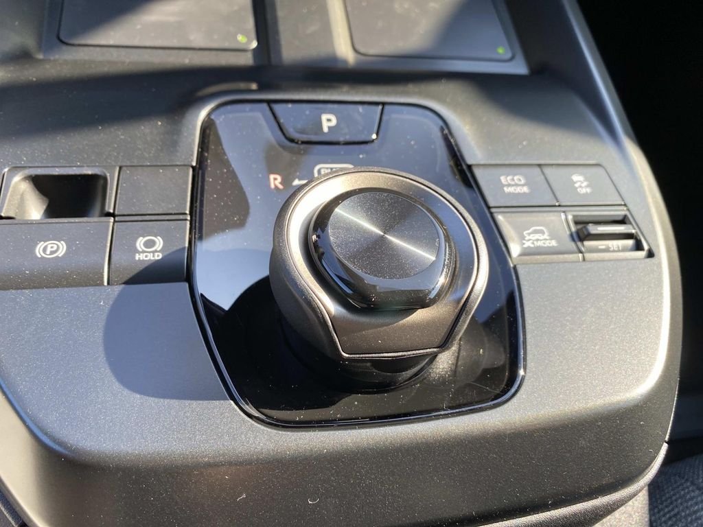 New 2026 Wind Chill Pearl Toyota XLE image 10