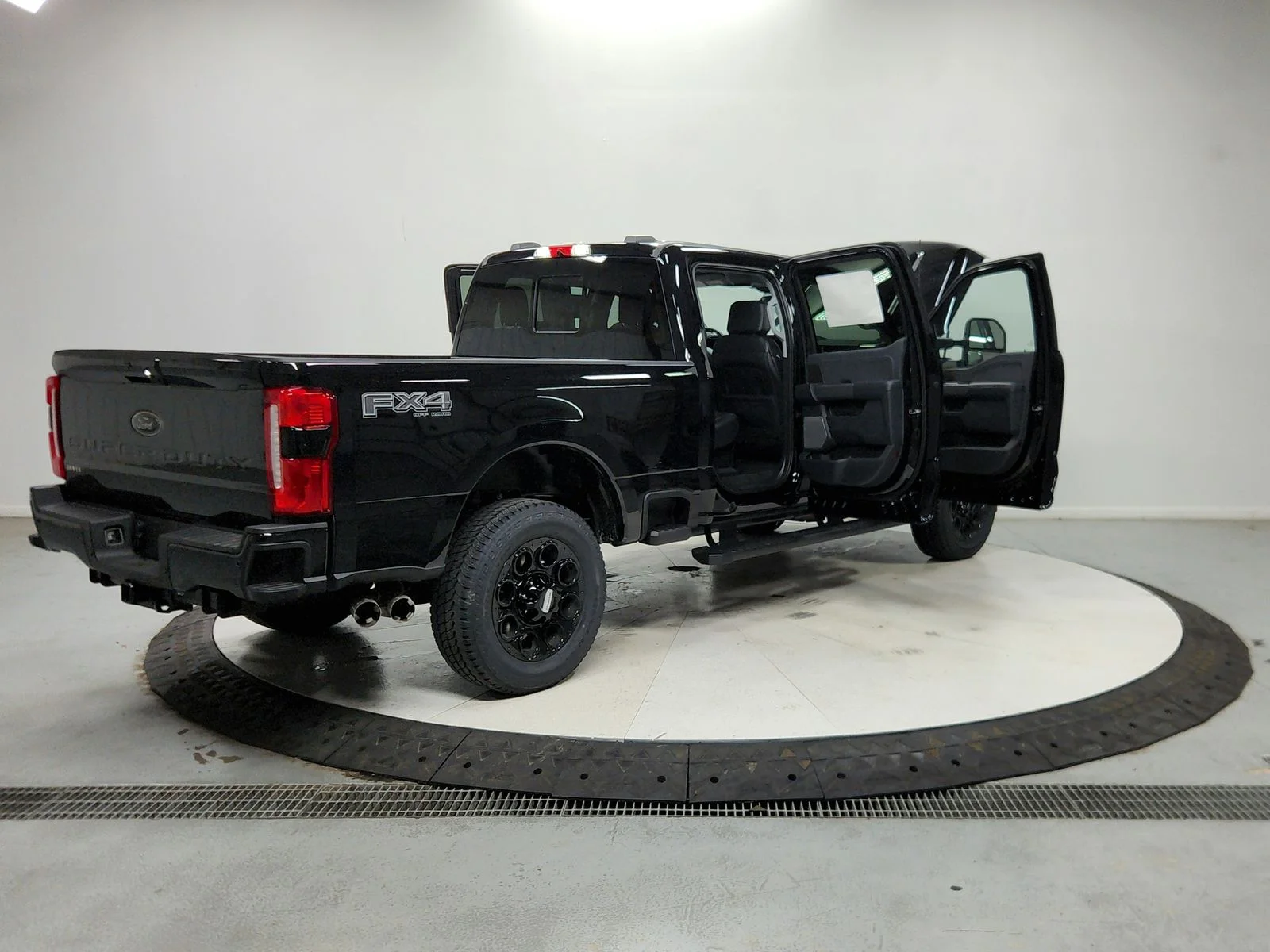 New 2026 Agate Black Metallic Ford F-250® Lariat® image 16