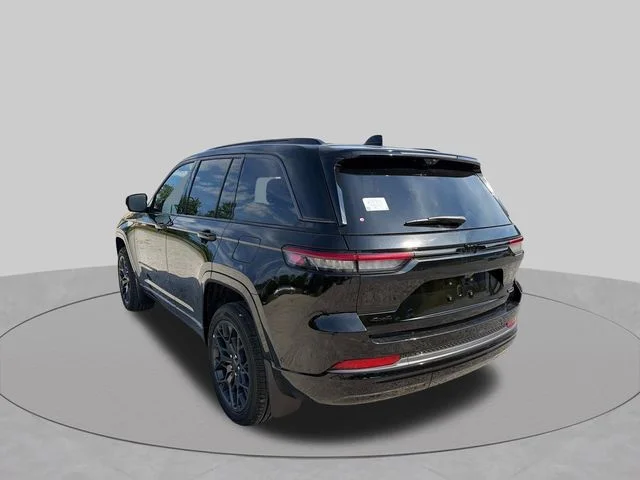 New 2026 Diamond Black Crystal Pearl-Coat Exterior Paint Jeep Summit image 7