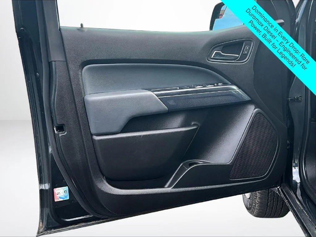Used 2018 Gray Chevrolet Z71 image 21