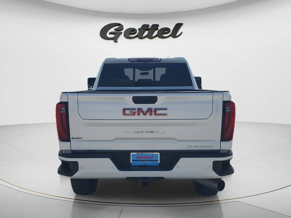 Used 2024 White Frost Tricoat GMC Denali image 6