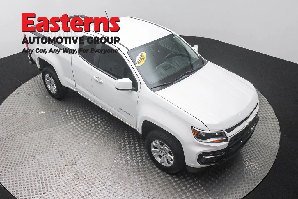 Used 2022 White Chevrolet LT image 3