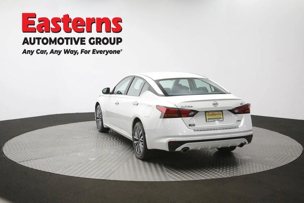 Used 2023 White Nissan 2.5 SV image 68