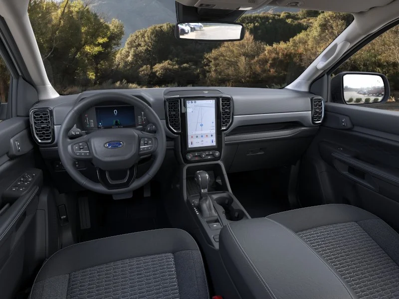 New 2025 Oxford White Ford XLT image 32