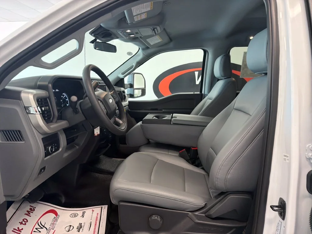 New 2027 Oxford White Ford F-350® XL image 10