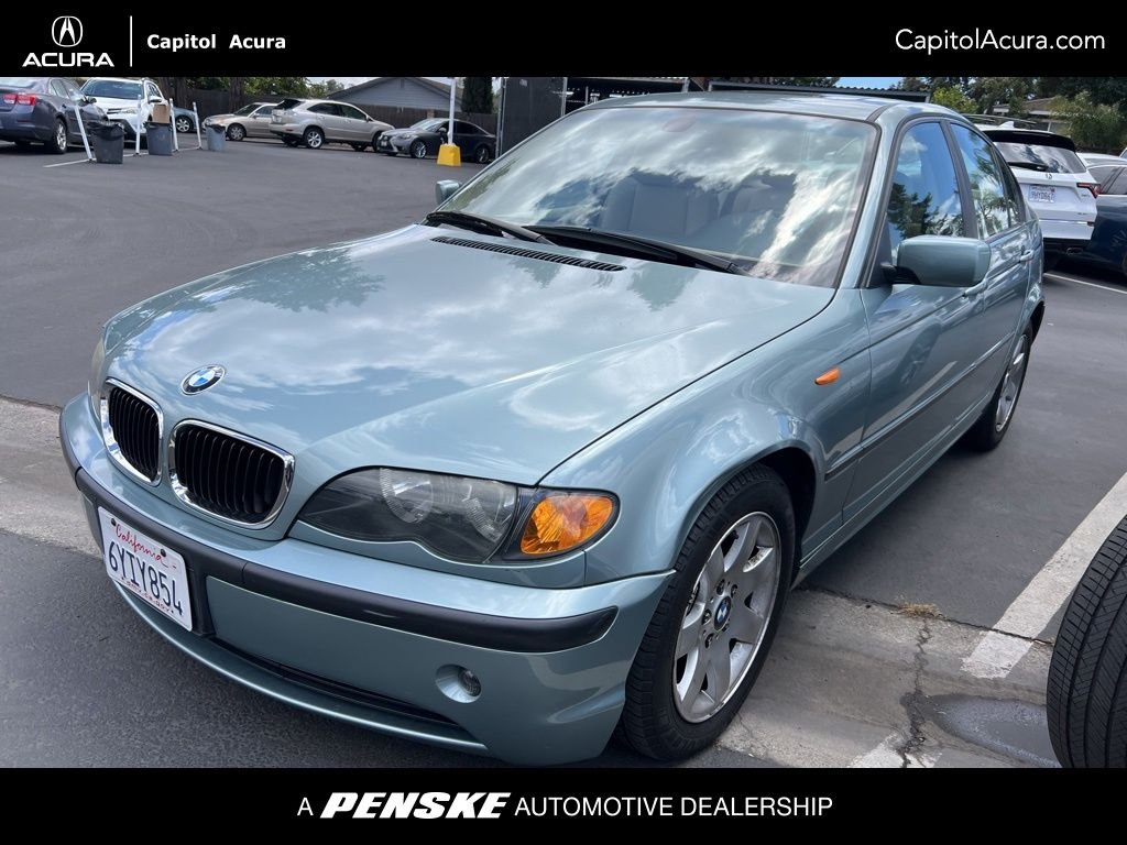2003 BMW 3 Series 325i's photo