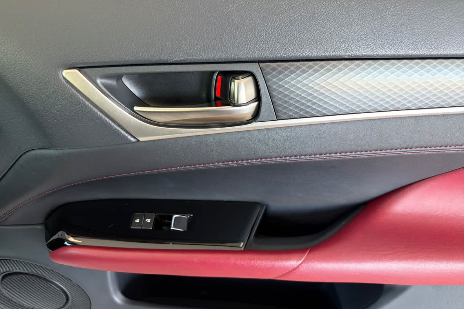 Used 2017 Ultra White Lexus  image 18
