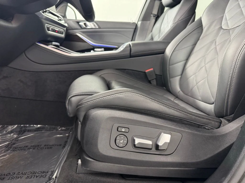 Used 2026 Black Sapphire Metallic BMW xDrive40i image 14