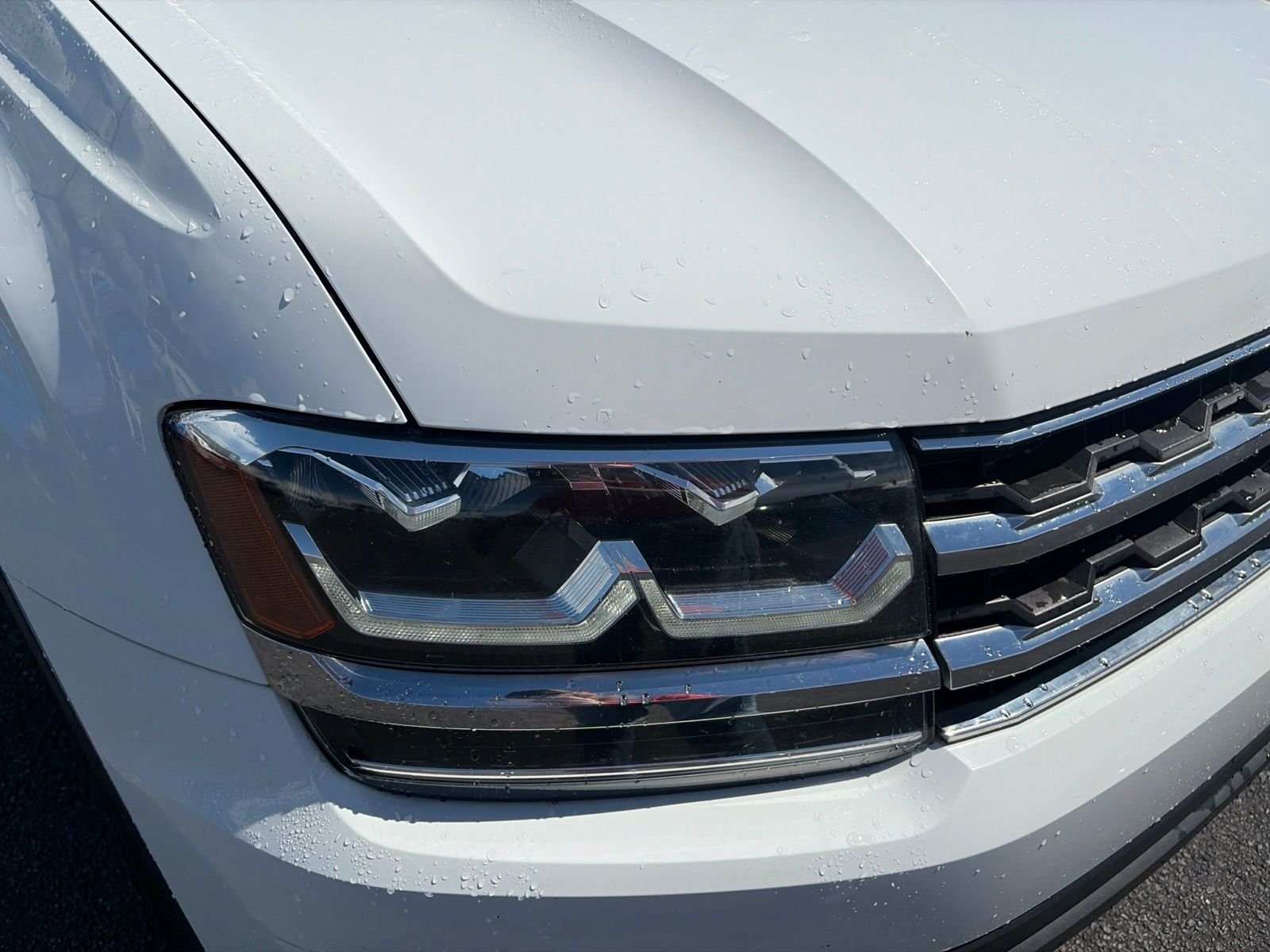 Used 2019 White Volkswagen SEL image 20