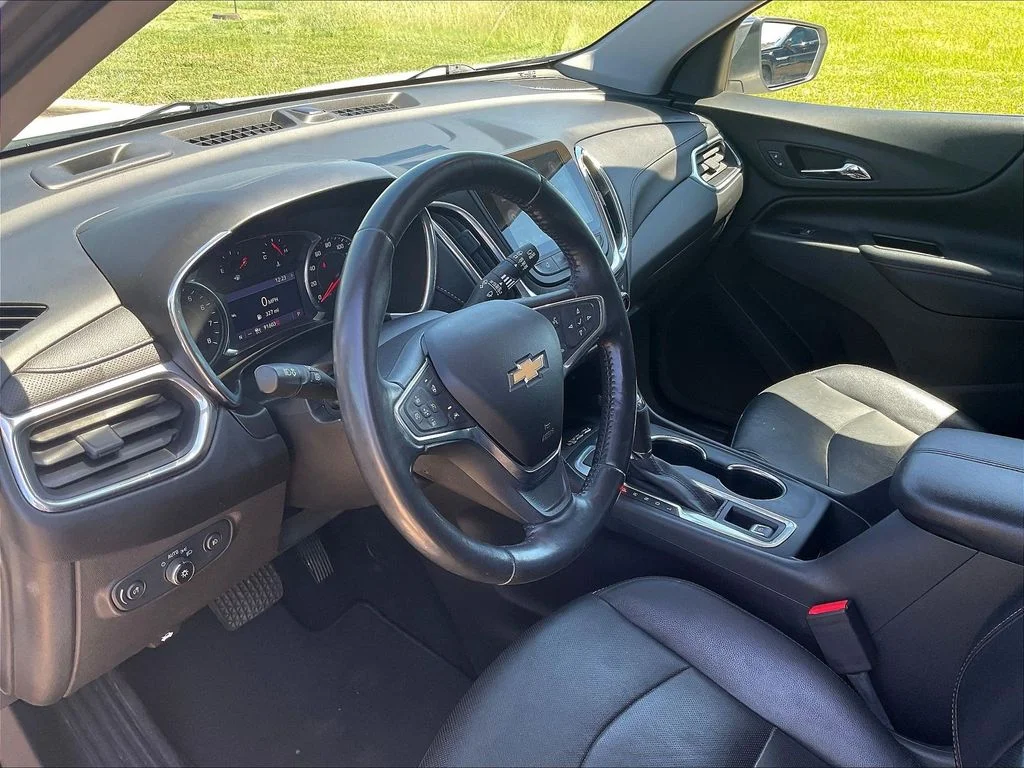 Used 2020 White Chevrolet Premier image 30
