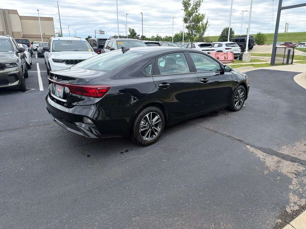 Used 2024 Black Kia LXS image 7