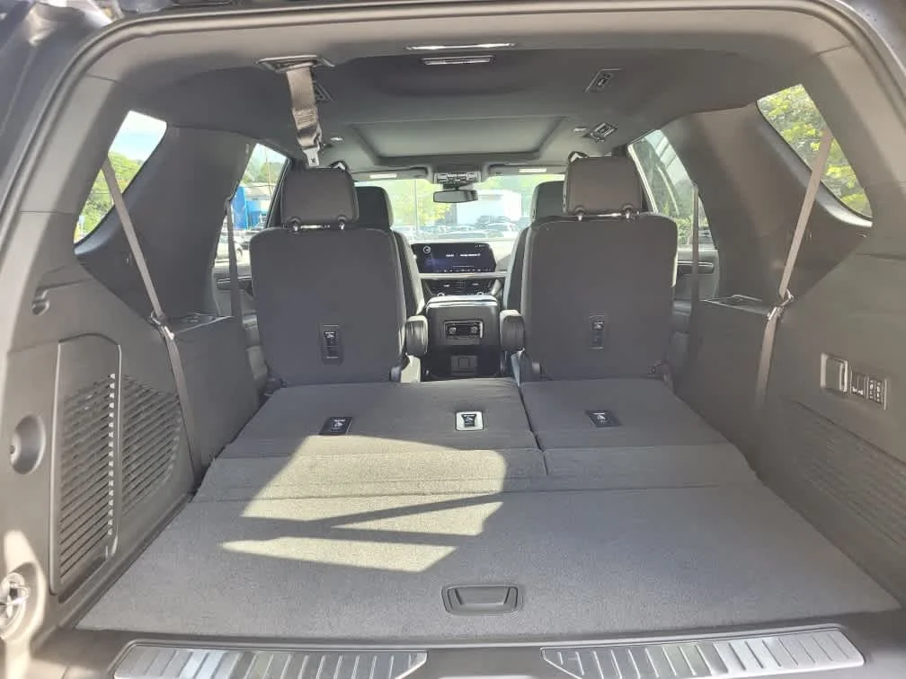 2026 Chevrolet Tahoe Z71 - Photo 6