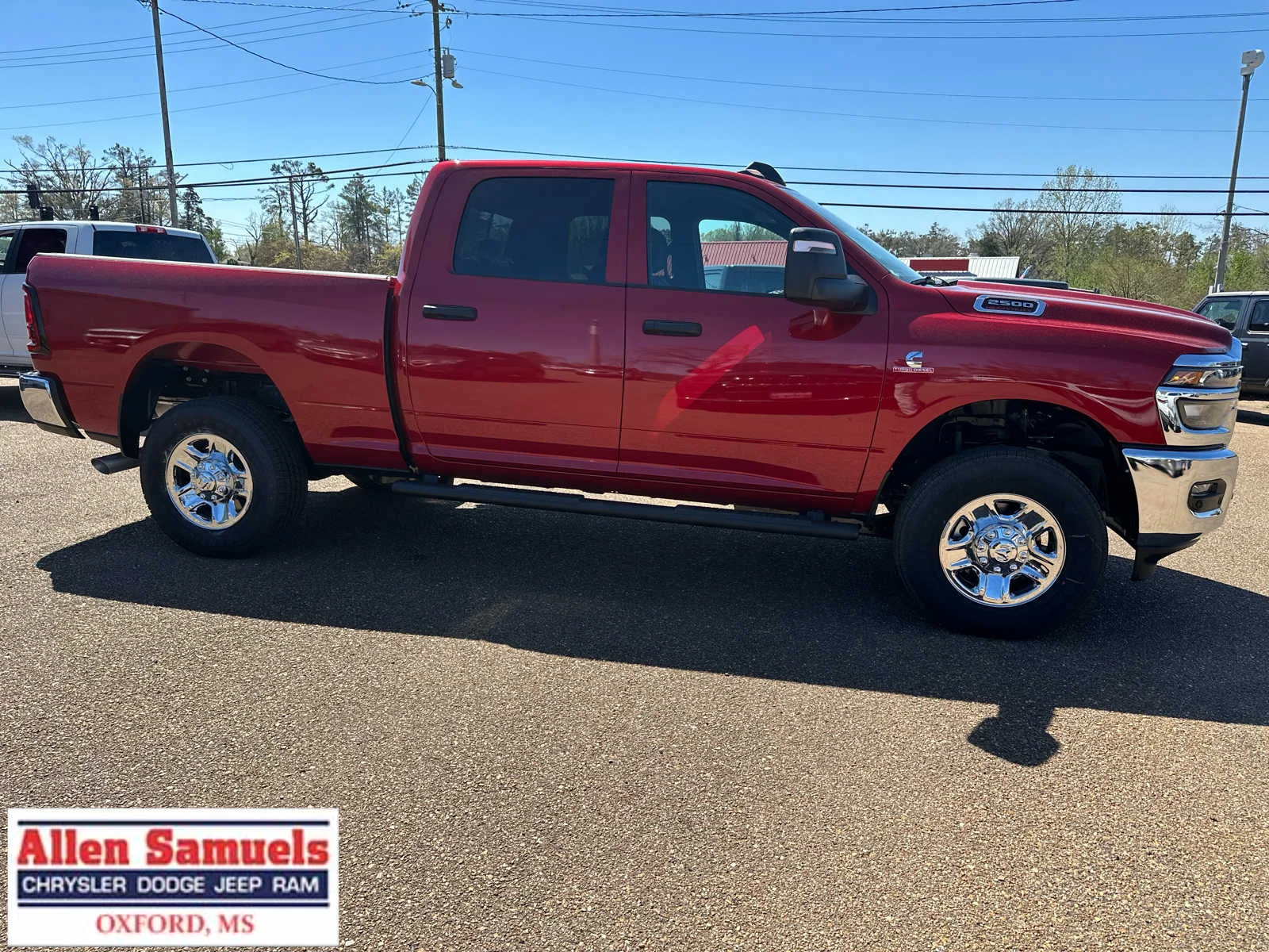New 2026 Molten Red Pearl-Coat Exterior Paint RAM Tradesman image 2