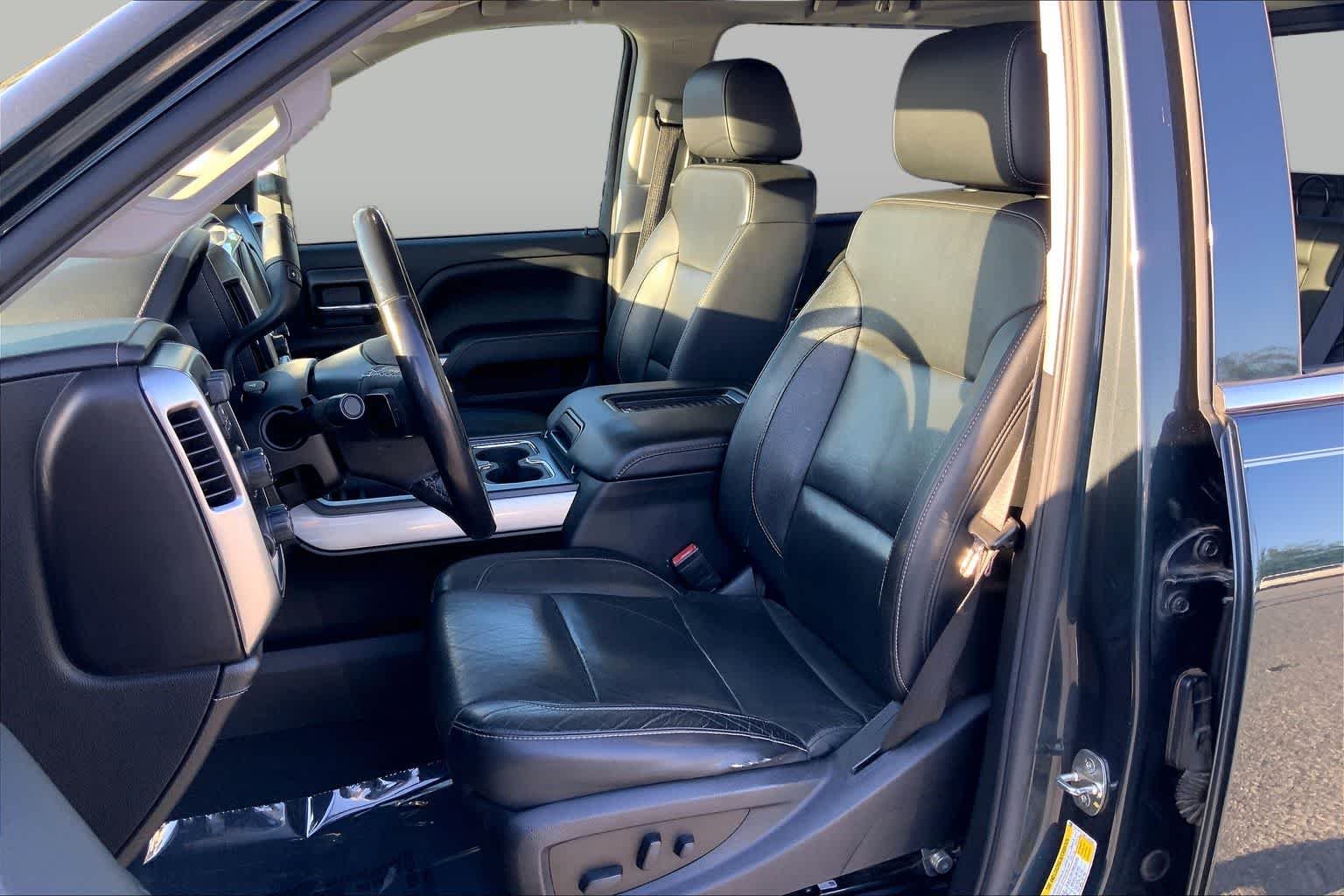 Used 2019 Graphite Metallic Chevrolet LTZ image 8
