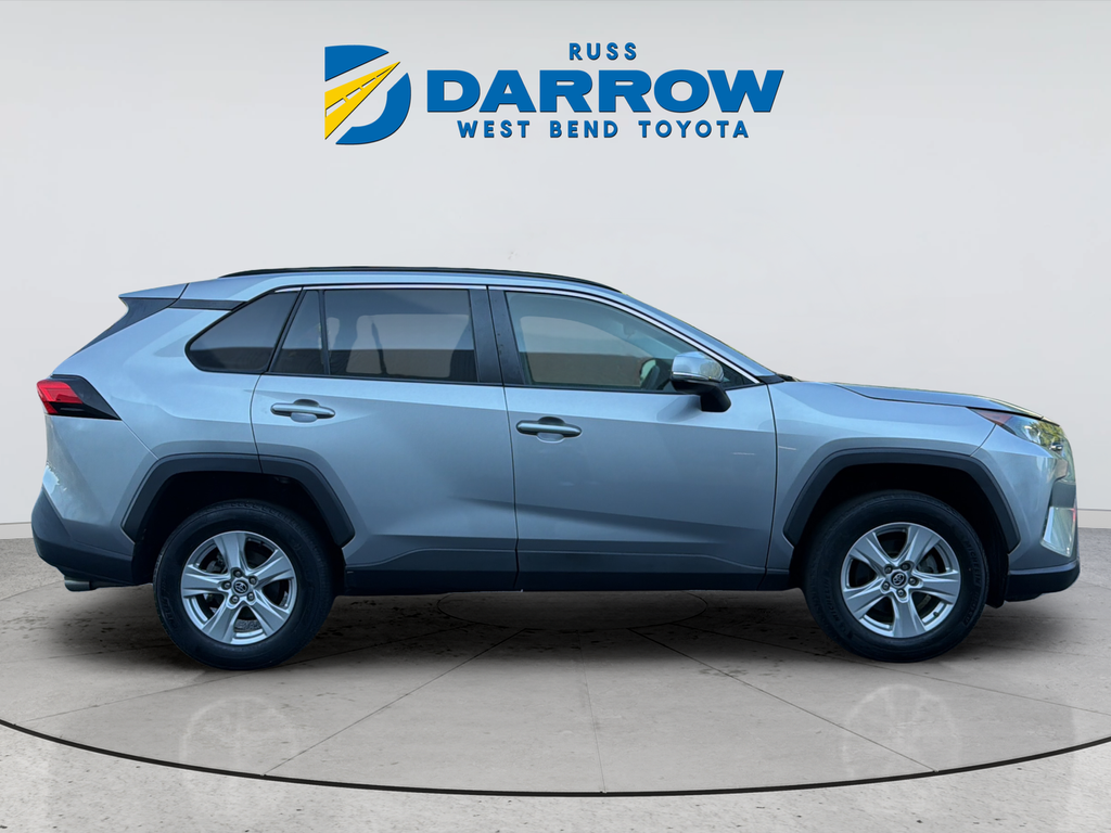 Used 2020 Silver Toyota XLE image 7