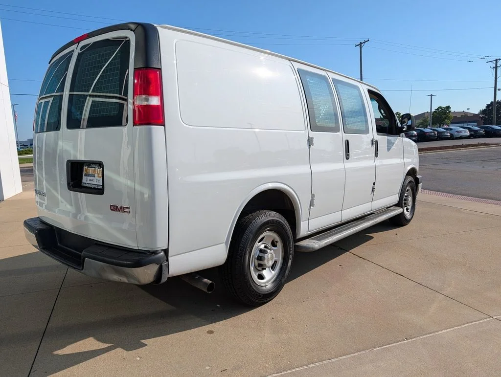 Used 2020 White GMC Work Van image 3