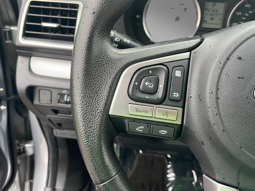 Used 2018 Silver Subaru 2.5i image 16