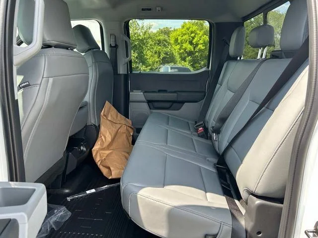 New 2026 Oxford White Ford F-450® XL image 16