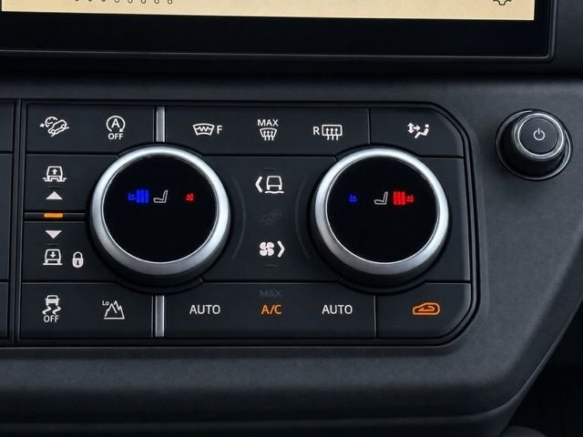New 2026 Woolstone Green Land Rover X-Dynamic SE image 29