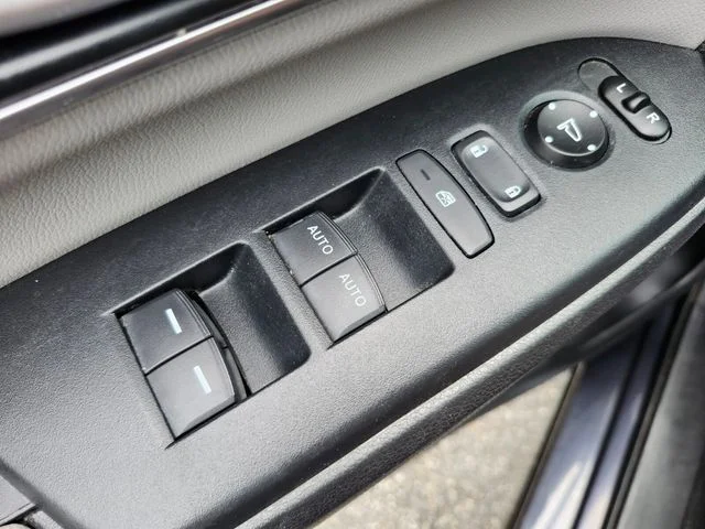 Used 2019 Blue Honda EX-L image 39