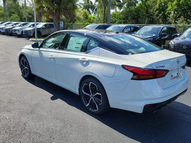 New 2026 Pearl White TriCoat / Super Black Two-tone Nissan SR image 6