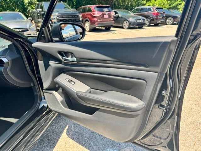 2025 Nissan Altima SV - Photo 28