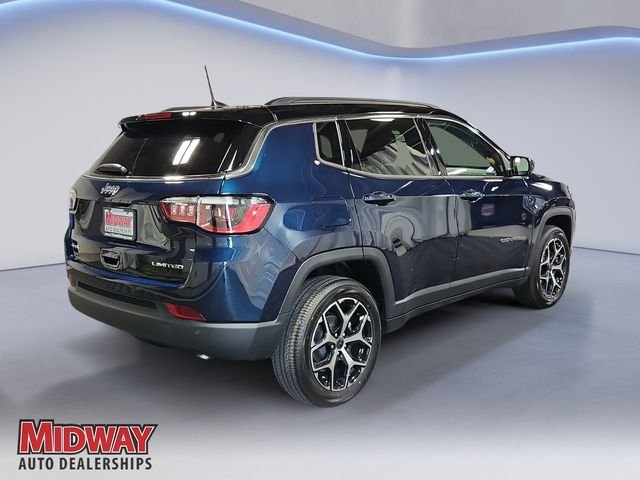 New 2026 Fathom Blue Pearl-Coat Exterior Paint Jeep Limited image 5